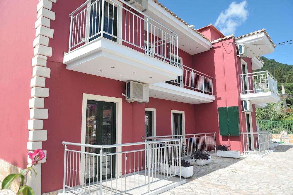 Kerkyra Beach Hotel&Apartments Benitses  Exteriör bild