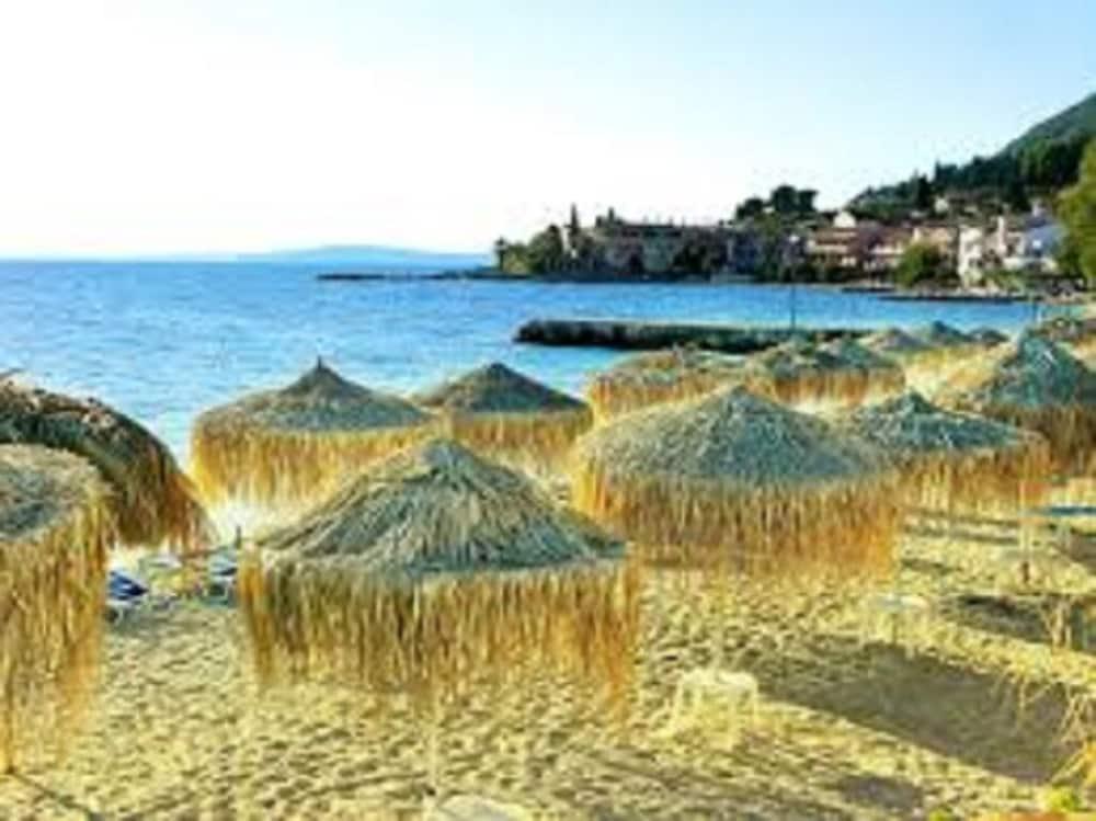 Kerkyra Beach Hotel&Apartments Benitses  Exteriör bild