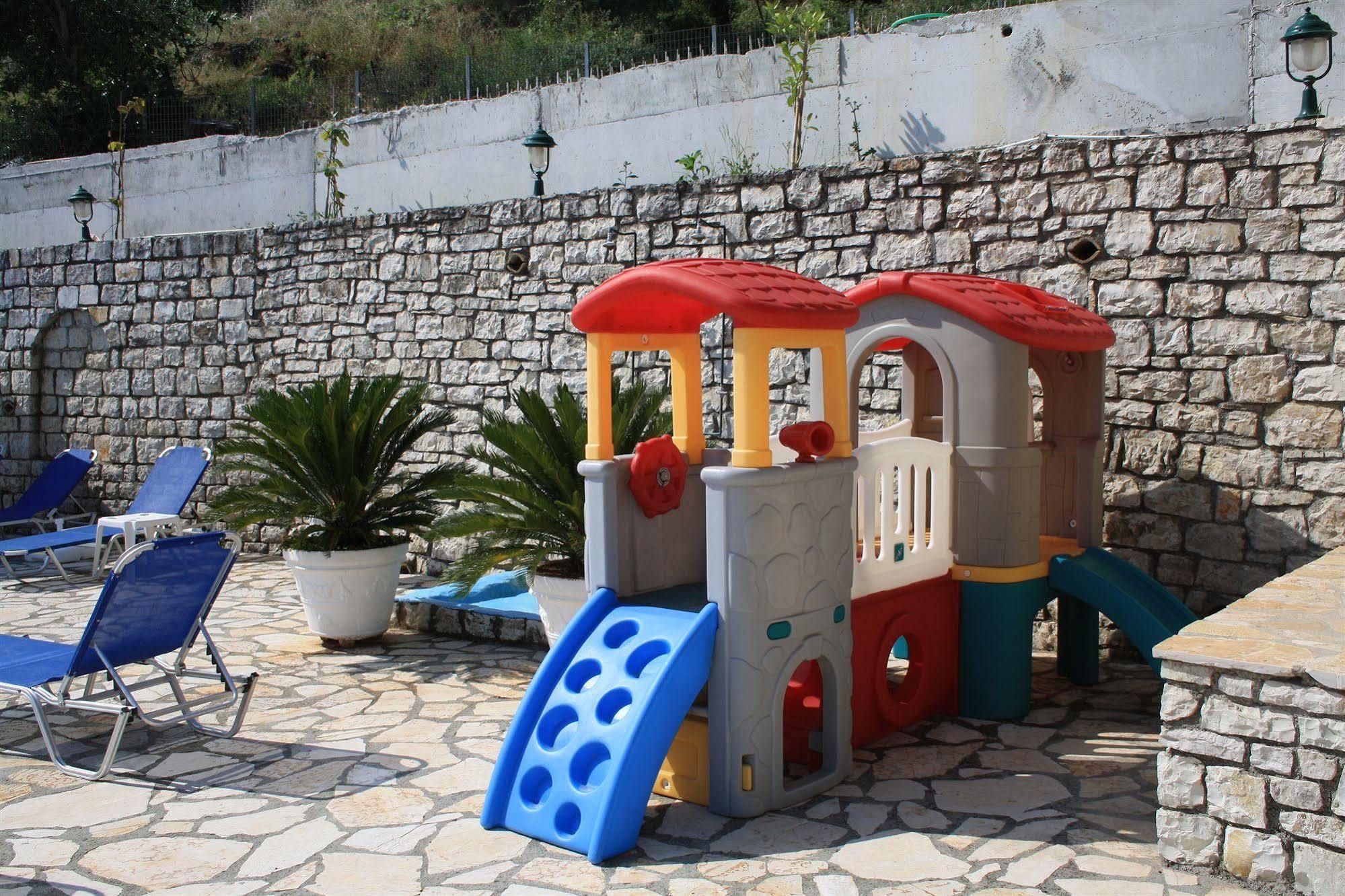 Kerkyra Beach Hotel&Apartments Benitses  Exteriör bild